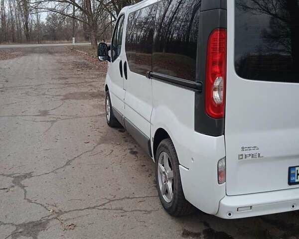 Белый Опель Виваро, объемом двигателя 2 л и пробегом 253 тыс. км за 12800 $, фото 6 на Automoto.ua
