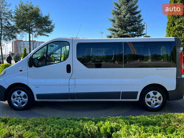 Белый Опель Виваро, объемом двигателя 2 л и пробегом 225 тыс. км за 13999 $, фото 3 на Automoto.ua