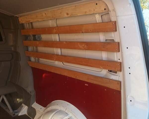 Белый Опель Виваро, объемом двигателя 2 л и пробегом 230 тыс. км за 10550 $, фото 19 на Automoto.ua