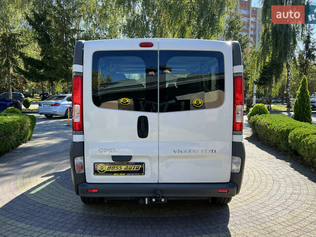 Белый Опель Виваро, объемом двигателя 2 л и пробегом 225 тыс. км за 13999 $, фото 5 на Automoto.ua
