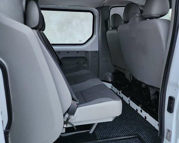 Опель Виваро 2013 в Дубно на Automoto.ua Белый Опель Виваро, объемом двигателя 2 л и пробегом 209 тыс. км за 13900 $, фото 17 на Automoto.ua