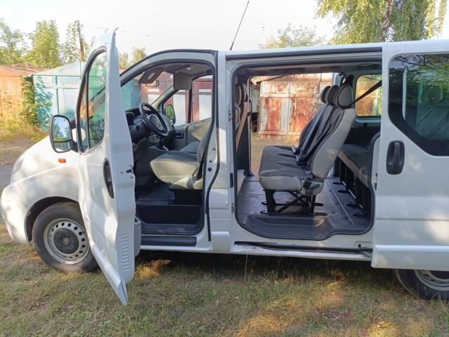 Белый Опель Виваро, объемом двигателя 2 л и пробегом 161 тыс. км за 13300 $, фото 7 на Automoto.ua