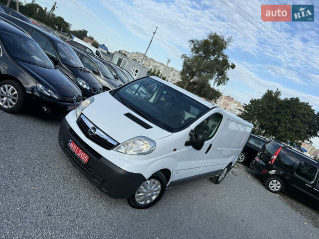 Белый Опель Виваро, объемом двигателя 2 л и пробегом 119 тыс. км за 14300 $, фото 48 на Automoto.ua