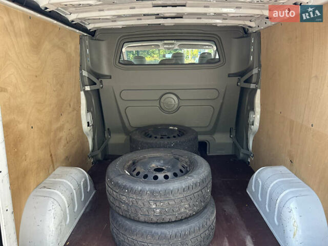Белый Опель Виваро, объемом двигателя 2 л и пробегом 171 тыс. км за 14250 $, фото 24 на Automoto.ua