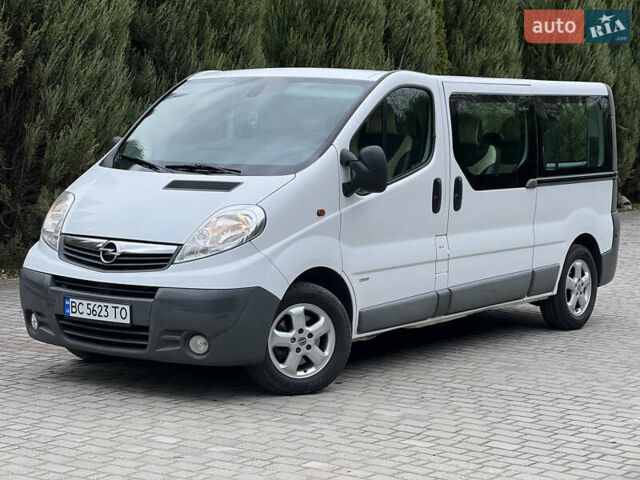 Белый Опель Виваро, объемом двигателя 2 л и пробегом 244 тыс. км за 13000 $, фото 5 на Automoto.ua