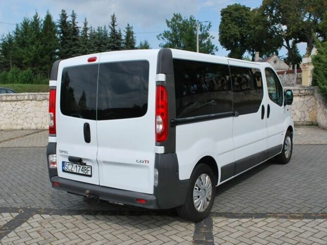 Білий Опель Віваро, об'ємом двигуна 2 л та пробігом 205 тис. км за 8500 $, фото 11 на Automoto.ua