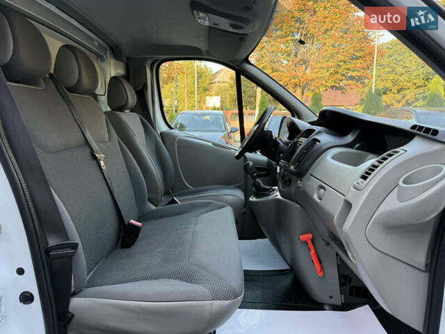Белый Опель Виваро, объемом двигателя 2 л и пробегом 277 тыс. км за 13900 $, фото 22 на Automoto.ua