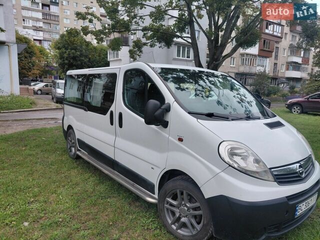 Белый Опель Виваро, объемом двигателя 2 л и пробегом 352 тыс. км за 11400 $, фото 1 на Automoto.ua