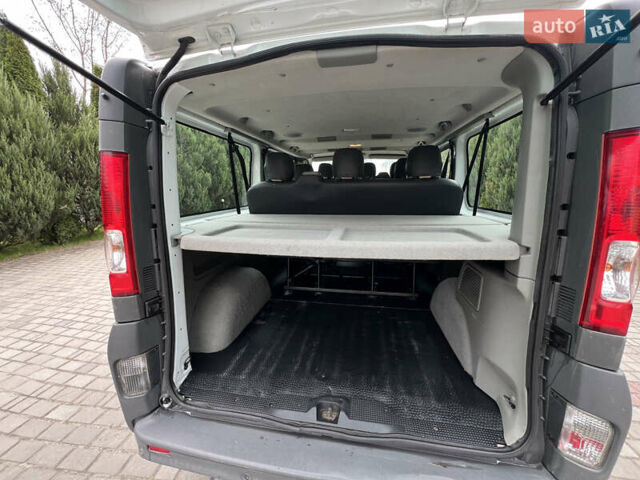 Белый Опель Виваро, объемом двигателя 2 л и пробегом 244 тыс. км за 13000 $, фото 44 на Automoto.ua