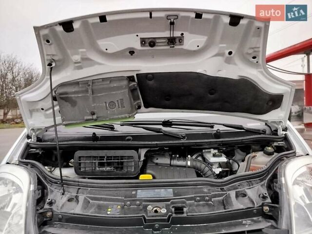 Белый Опель Виваро, объемом двигателя 2 л и пробегом 290 тыс. км за 13650 $, фото 29 на Automoto.ua