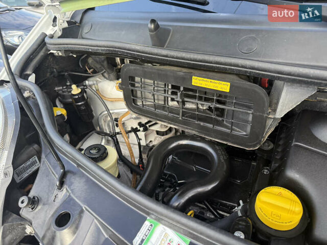 Белый Опель Виваро, объемом двигателя 2 л и пробегом 119 тыс. км за 14300 $, фото 45 на Automoto.ua