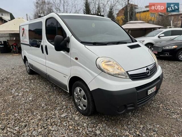 Білий Опель Віваро, об'ємом двигуна 2 л та пробігом 290 тис. км за 12900 $, фото 3 на Automoto.ua