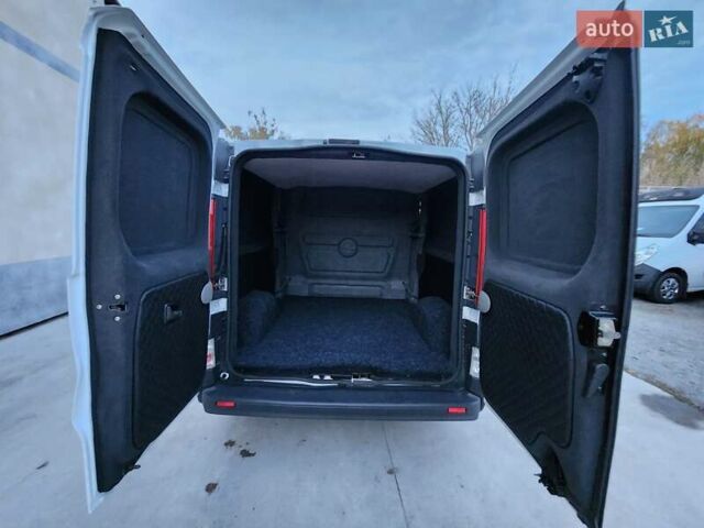 Опель Виваро 2013 в Дубно на Automoto.ua Белый Опель Виваро, объемом двигателя 2 л и пробегом 209 тыс. км за 13900 $, фото 18 на Automoto.ua