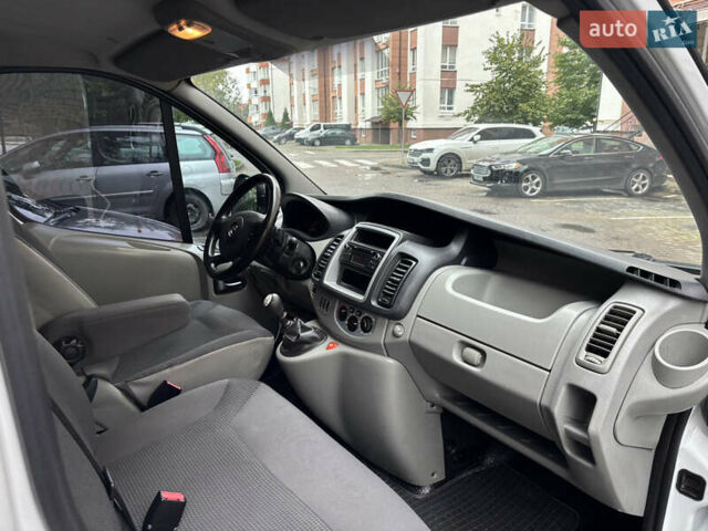 Белый Опель Виваро, объемом двигателя 2 л и пробегом 321 тыс. км за 9900 $, фото 19 на Automoto.ua