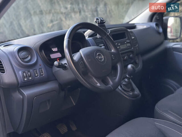 Белый Опель Виваро, объемом двигателя 1.6 л и пробегом 215 тыс. км за 17450 $, фото 9 на Automoto.ua