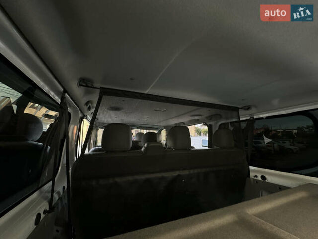 Білий Опель Віваро, об'ємом двигуна 2 л та пробігом 261 тис. км за 14499 $, фото 56 на Automoto.ua