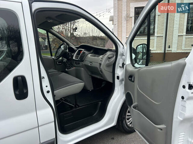 Белый Опель Виваро, объемом двигателя 2 л и пробегом 198 тыс. км за 15399 $, фото 45 на Automoto.ua