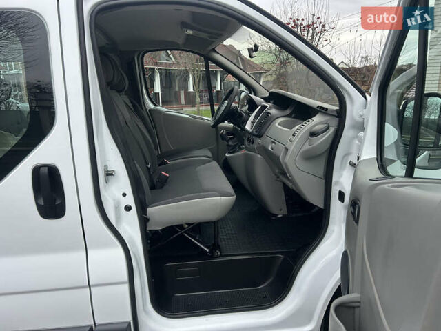 Белый Опель Виваро, объемом двигателя 2 л и пробегом 198 тыс. км за 15399 $, фото 46 на Automoto.ua