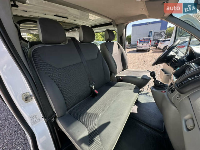 Опель Віваро 2014 у Рівному на Automoto.ua Білий Опель Віваро, об'ємом двигуна 2 л та пробігом 210 тис. км за 13950 $, фото 21 на Automoto.ua