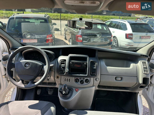 Опель Віваро 2014 у Рівному на Automoto.ua Білий Опель Віваро, об'ємом двигуна 2 л та пробігом 210 тис. км за 13950 $, фото 24 на Automoto.ua