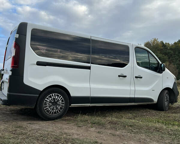 Опель Віваро 2014 у Львові на Automoto.ua Білий Опель Віваро, об'ємом двигуна 1.6 л та пробігом 280 тис. км за 344 $, фото 3 на Automoto.ua