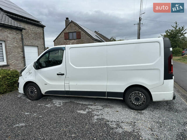 Белый Опель Виваро, объемом двигателя 1.6 л и пробегом 410 тыс. км за 8995 $, фото 2 на Automoto.ua