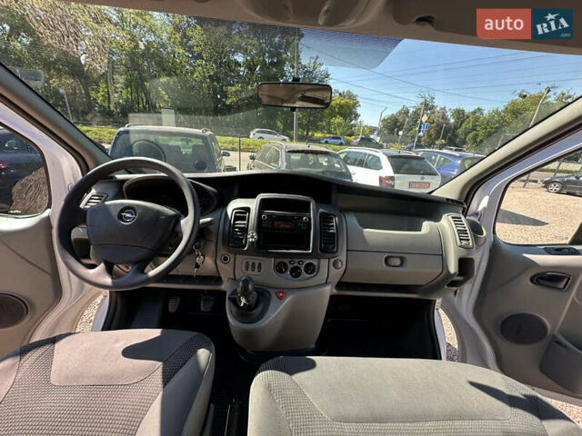 Опель Віваро 2014 у Рівному на Automoto.ua Білий Опель Віваро, об'ємом двигуна 2 л та пробігом 210 тис. км за 13950 $, фото 25 на Automoto.ua