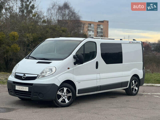 Белый Опель Виваро, объемом двигателя 2 л и пробегом 187 тыс. км за 15333 $, фото 3 на Automoto.ua