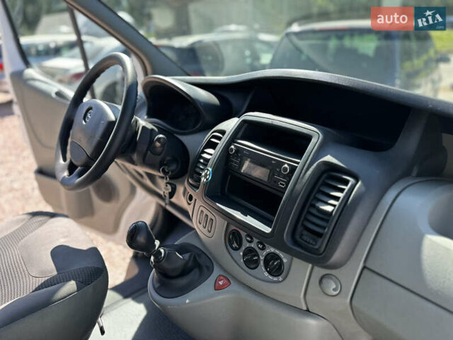 Опель Віваро 2014 у Рівному на Automoto.ua Білий Опель Віваро, об'ємом двигуна 2 л та пробігом 210 тис. км за 13950 $, фото 20 на Automoto.ua