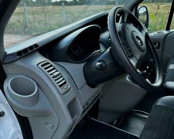 Білий Опель Віваро, об'ємом двигуна 2 л та пробігом 247 тис. км за 13499 $, фото 34 на Automoto.ua