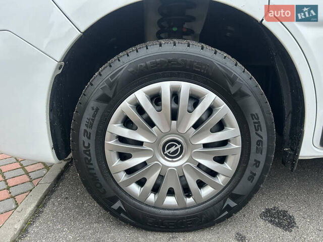 Белый Опель Виваро, объемом двигателя 2 л и пробегом 198 тыс. км за 15399 $, фото 30 на Automoto.ua