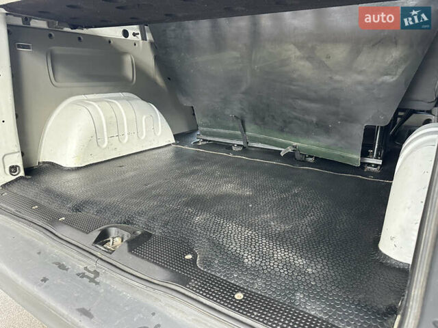 Білий Опель Віваро, об'ємом двигуна 2 л та пробігом 261 тис. км за 14700 $, фото 44 на Automoto.ua