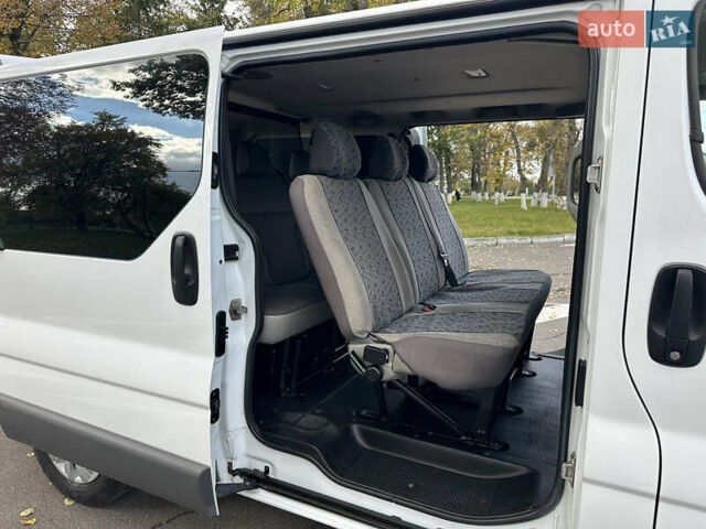 Білий Опель Віваро, об'ємом двигуна 2 л та пробігом 261 тис. км за 14700 $, фото 45 на Automoto.ua