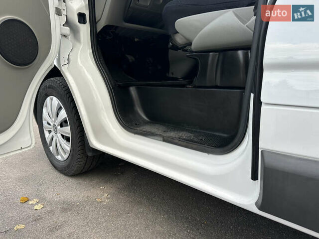 Білий Опель Віваро, об'ємом двигуна 2 л та пробігом 261 тис. км за 14700 $, фото 30 на Automoto.ua