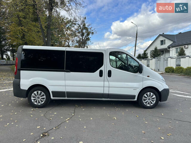Білий Опель Віваро, об'ємом двигуна 2 л та пробігом 261 тис. км за 14700 $, фото 25 на Automoto.ua