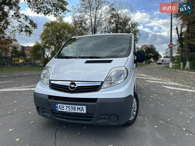 Білий Опель Віваро, об'ємом двигуна 2 л та пробігом 261 тис. км за 14700 $, фото 7 на Automoto.ua