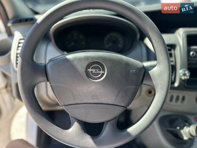 Опель Віваро 2014 у Рівному на Automoto.ua Білий Опель Віваро, об'ємом двигуна 2 л та пробігом 210 тис. км за 13950 $, фото 14 на Automoto.ua
