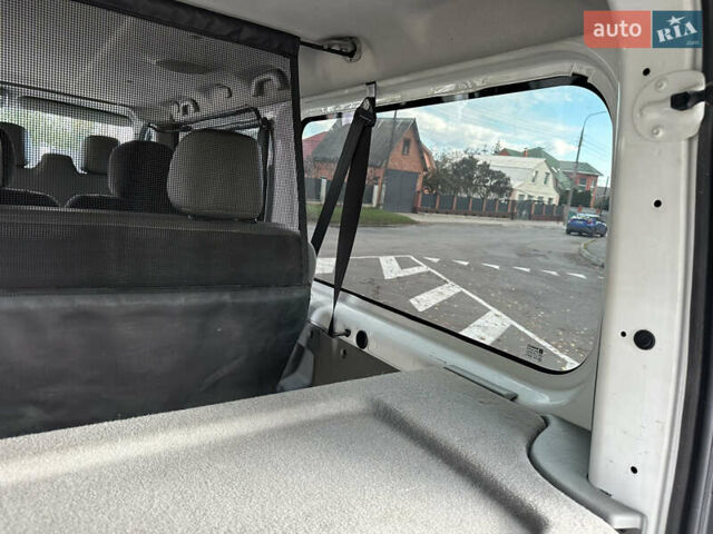 Білий Опель Віваро, об'ємом двигуна 2 л та пробігом 261 тис. км за 14700 $, фото 42 на Automoto.ua