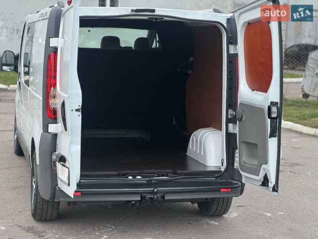 Белый Опель Виваро, объемом двигателя 2 л и пробегом 187 тыс. км за 15333 $, фото 14 на Automoto.ua