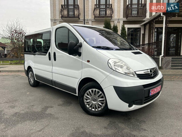 Белый Опель Виваро, объемом двигателя 2 л и пробегом 198 тыс. км за 15399 $, фото 22 на Automoto.ua