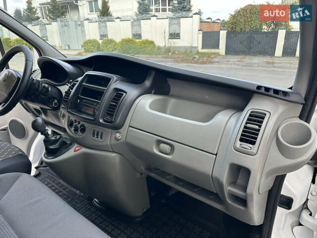 Білий Опель Віваро, об'ємом двигуна 2 л та пробігом 261 тис. км за 14700 $, фото 54 на Automoto.ua