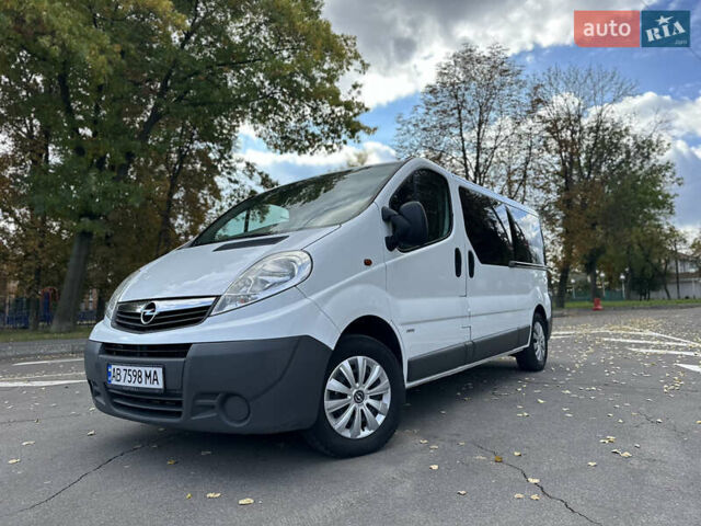 Білий Опель Віваро, об'ємом двигуна 2 л та пробігом 261 тис. км за 14700 $, фото 3 на Automoto.ua