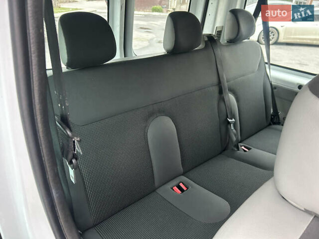 Белый Опель Виваро, объемом двигателя 2 л и пробегом 198 тыс. км за 15399 $, фото 57 на Automoto.ua