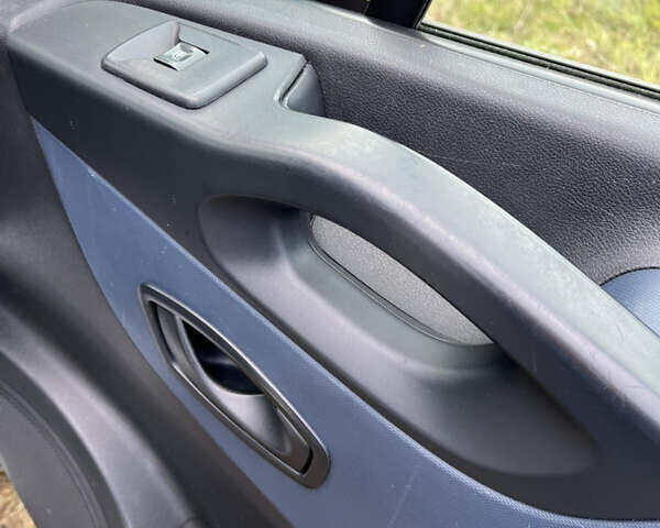 Опель Віваро 2014 у Львові на Automoto.ua Білий Опель Віваро, об'ємом двигуна 1.6 л та пробігом 280 тис. км за 344 $, фото 17 на Automoto.ua