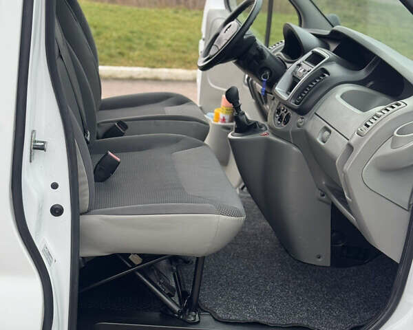 Белый Опель Виваро, объемом двигателя 2 л и пробегом 187 тыс. км за 15333 $, фото 20 на Automoto.ua