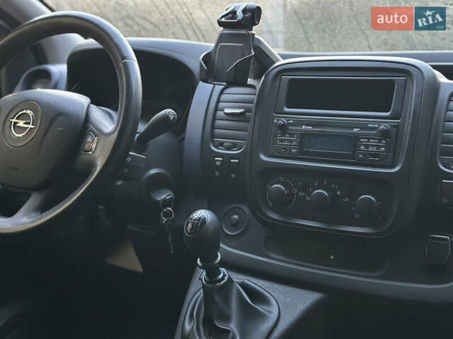 Белый Опель Виваро, объемом двигателя 1.6 л и пробегом 215 тыс. км за 17450 $, фото 13 на Automoto.ua