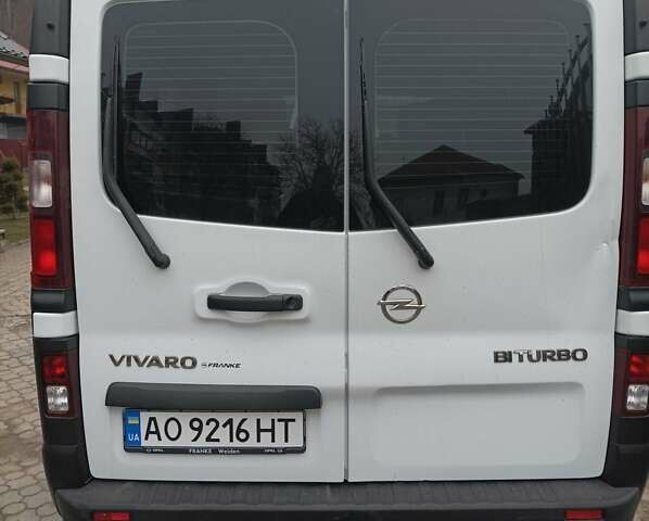Белый Опель Виваро, объемом двигателя 1.6 л и пробегом 300 тыс. км за 14000 $, фото 4 на Automoto.ua
