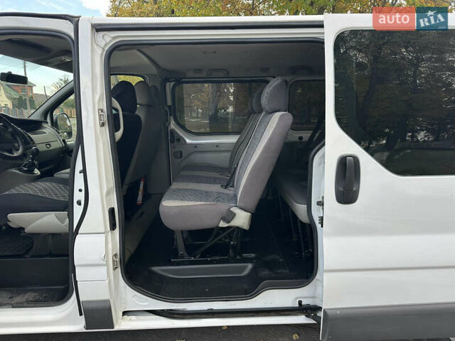Білий Опель Віваро, об'ємом двигуна 2 л та пробігом 261 тис. км за 14700 $, фото 34 на Automoto.ua