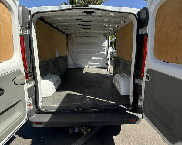Белый Опель Виваро, объемом двигателя 2 л и пробегом 3 тыс. км за 12200 $, фото 12 на Automoto.ua