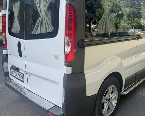 Белый Опель Виваро, объемом двигателя 2 л и пробегом 229 тыс. км за 14800 $, фото 4 на Automoto.ua